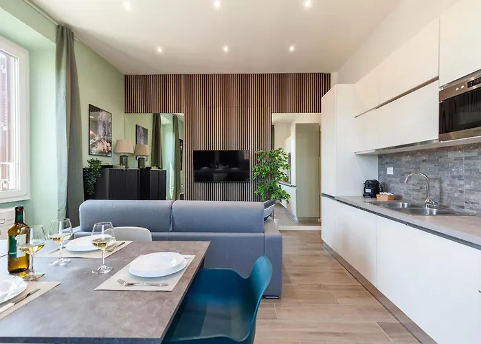 Апартаменты Hostly-colorhome Midtown *