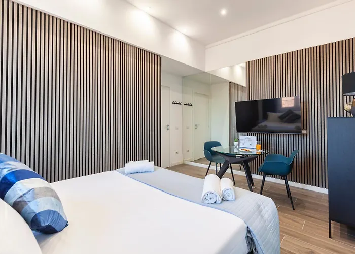 Hostly-colorhome Midtown